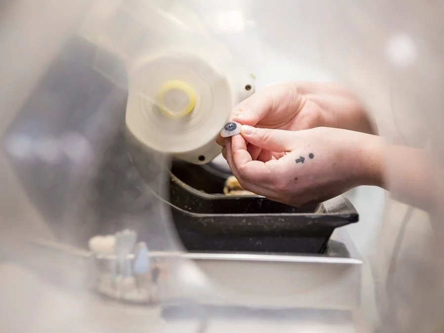 Ocular prosthesis painting